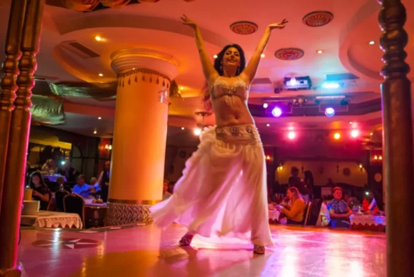Espectáculo de danza de vientre con cena