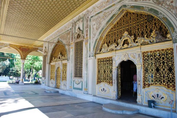 Entrada al Palacio de Topkapi sin colas