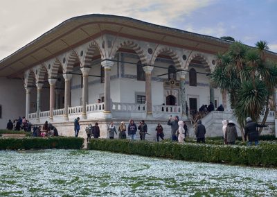 Entrada al Palacio de Topkapi sin colas